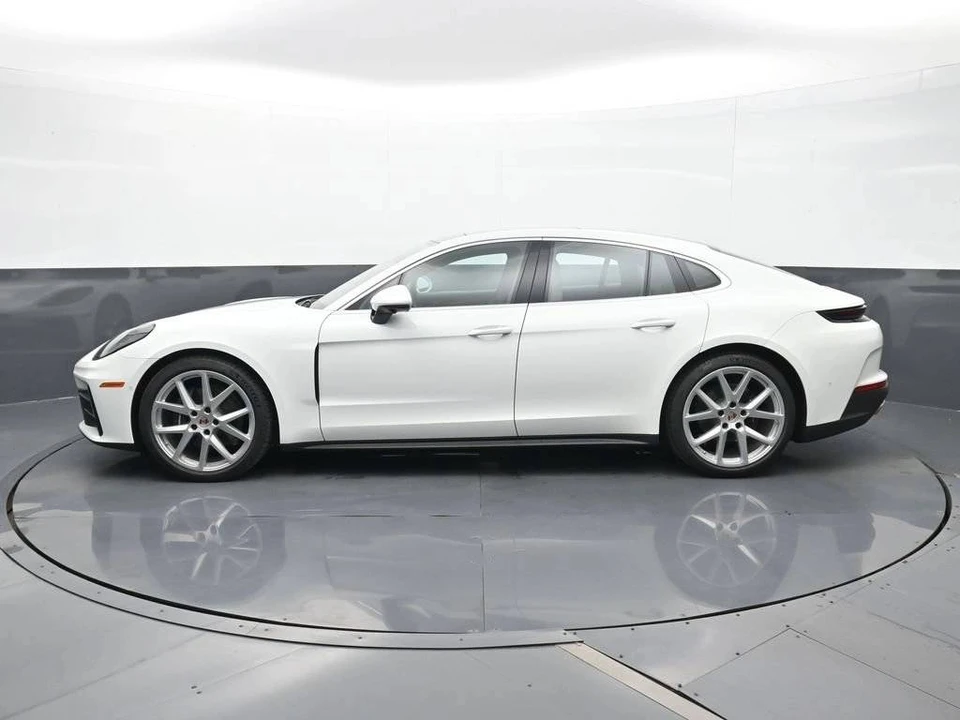 2026 Porsche 976 Panamera - Image 2 of 4