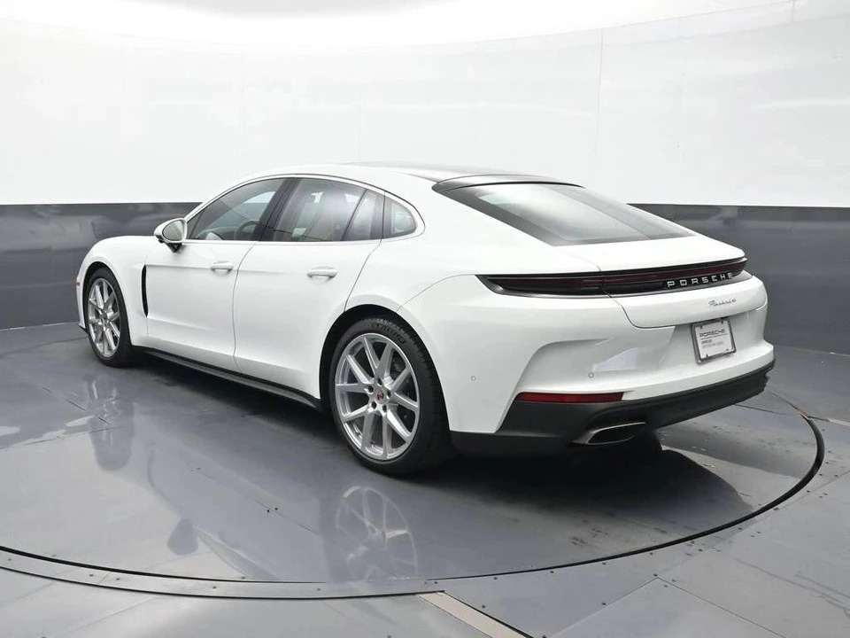 2026 Porsche 976 Panamera - Image 3 of 4