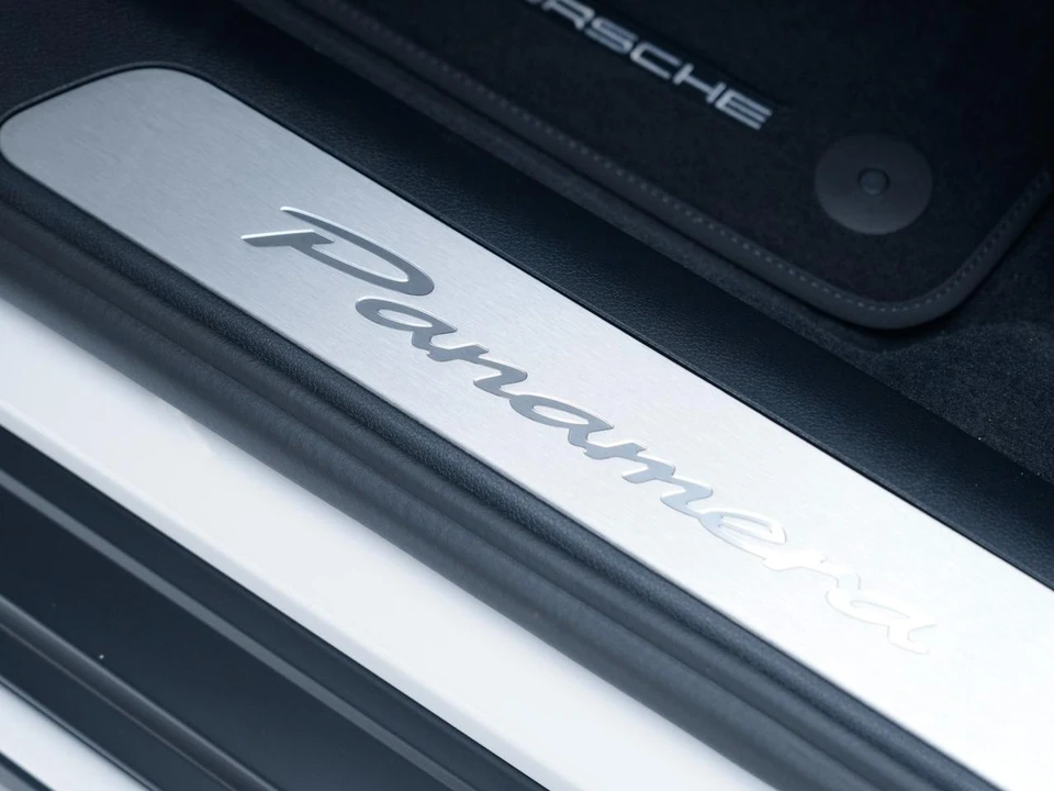 2026 Porsche Panamera - Image 14 of 29