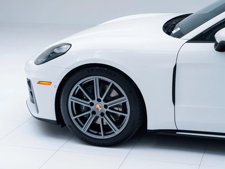 2026 Porsche Panamera - Image 11 of 29