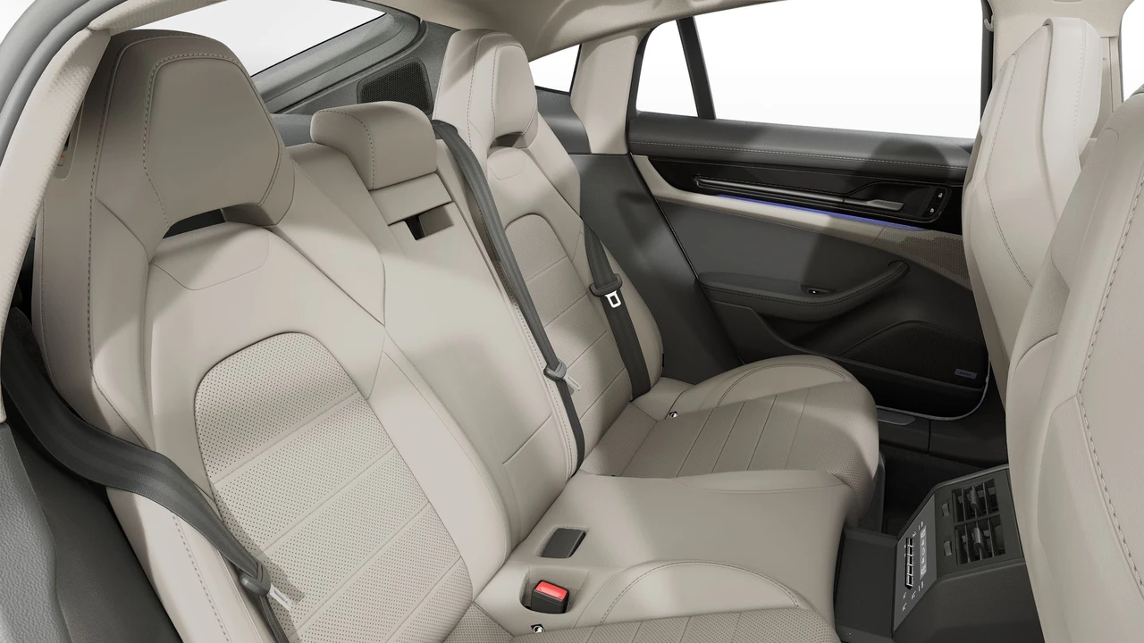 2026 Porsche 976 Panamera - Image 6 of 12