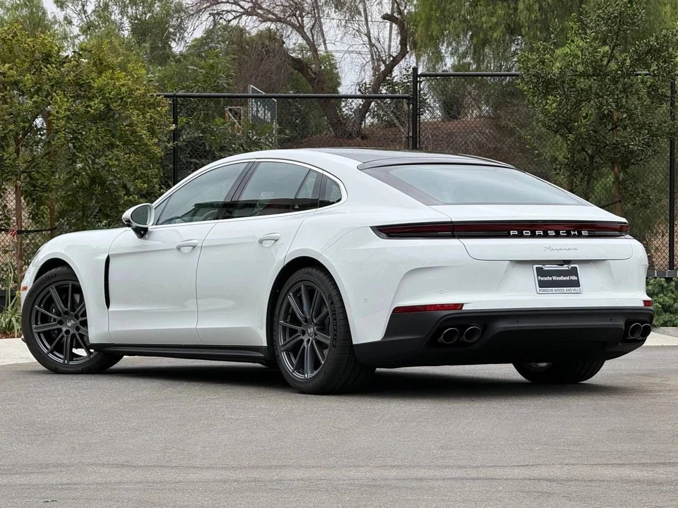 2026 Porsche 976 Panamera - Image 3 of 5