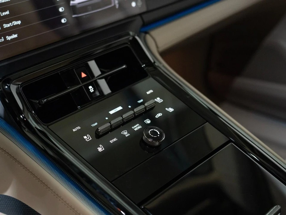 2026 Porsche 976 Panamera - Image 22 of 29