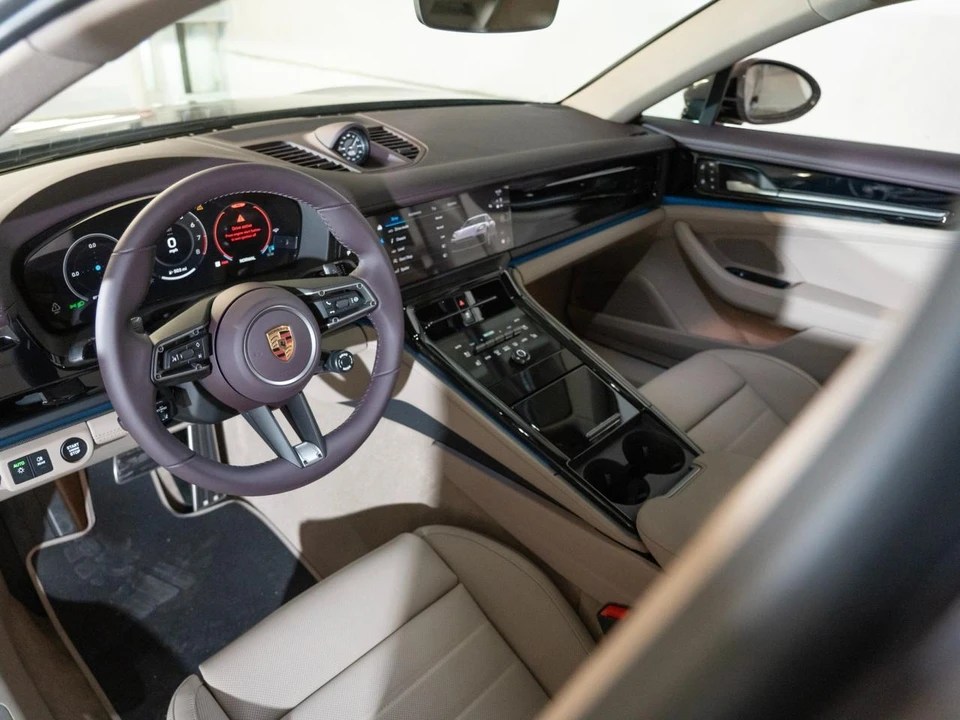 2026 Porsche 976 Panamera - Image 4 of 29