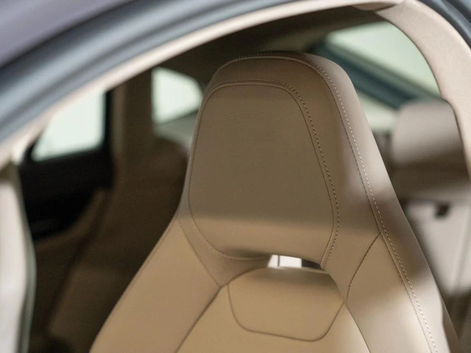 2026 Porsche 976 Panamera - Image 25 of 29