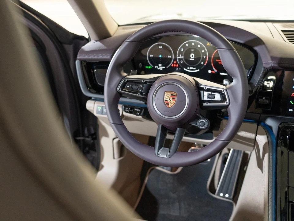 2026 Porsche 976 Panamera - Image 27 of 29