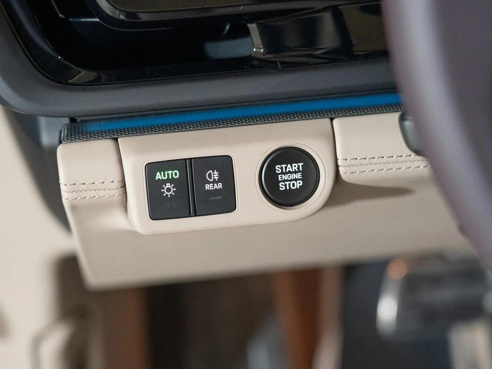 2026 Porsche 976 Panamera - Image 24 of 29