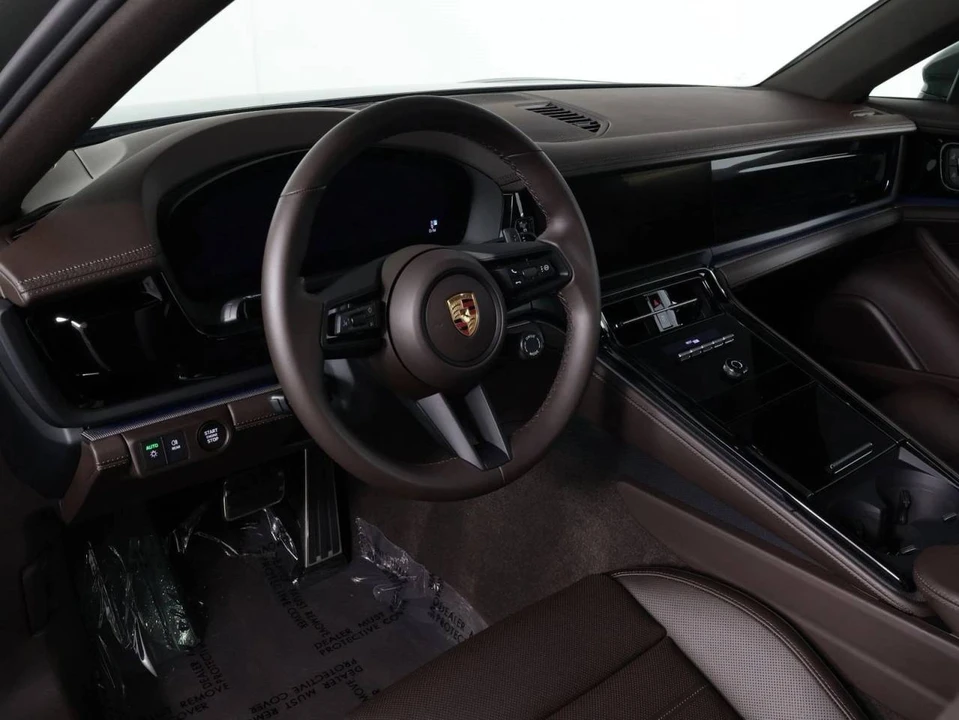 2026 Porsche 976 Panamera - Image 4 of 5