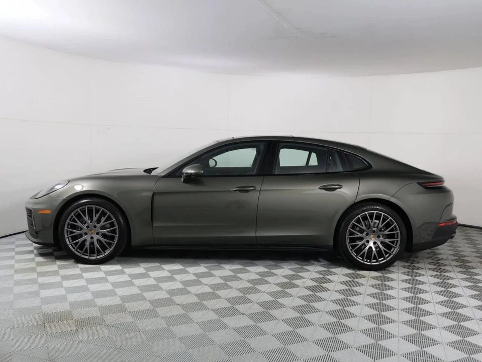 2026 Porsche 976 Panamera - Image 2 of 5