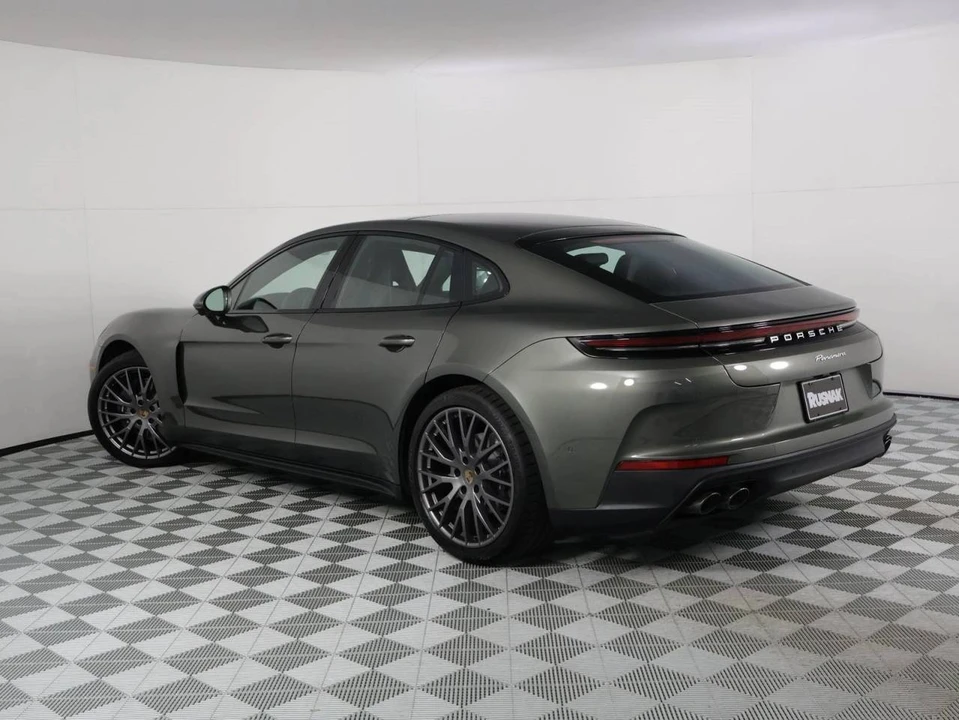 2026 Porsche 976 Panamera - Image 3 of 5