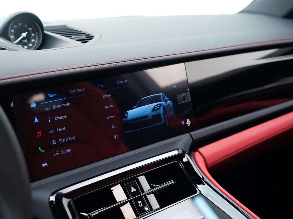 2026 Porsche Panamera - Image 24 of 29