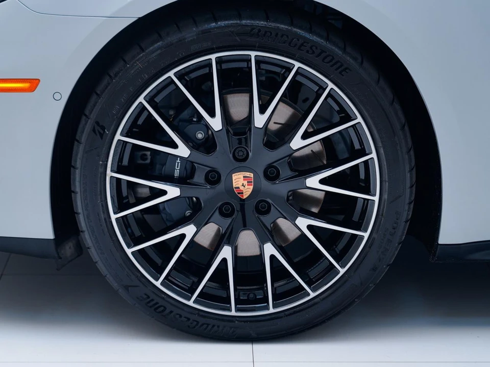 2026 Porsche Panamera - Image 12 of 29