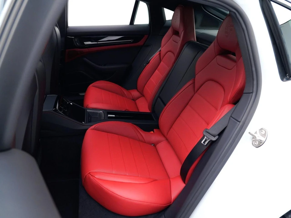 2026 Porsche Panamera - Image 28 of 29