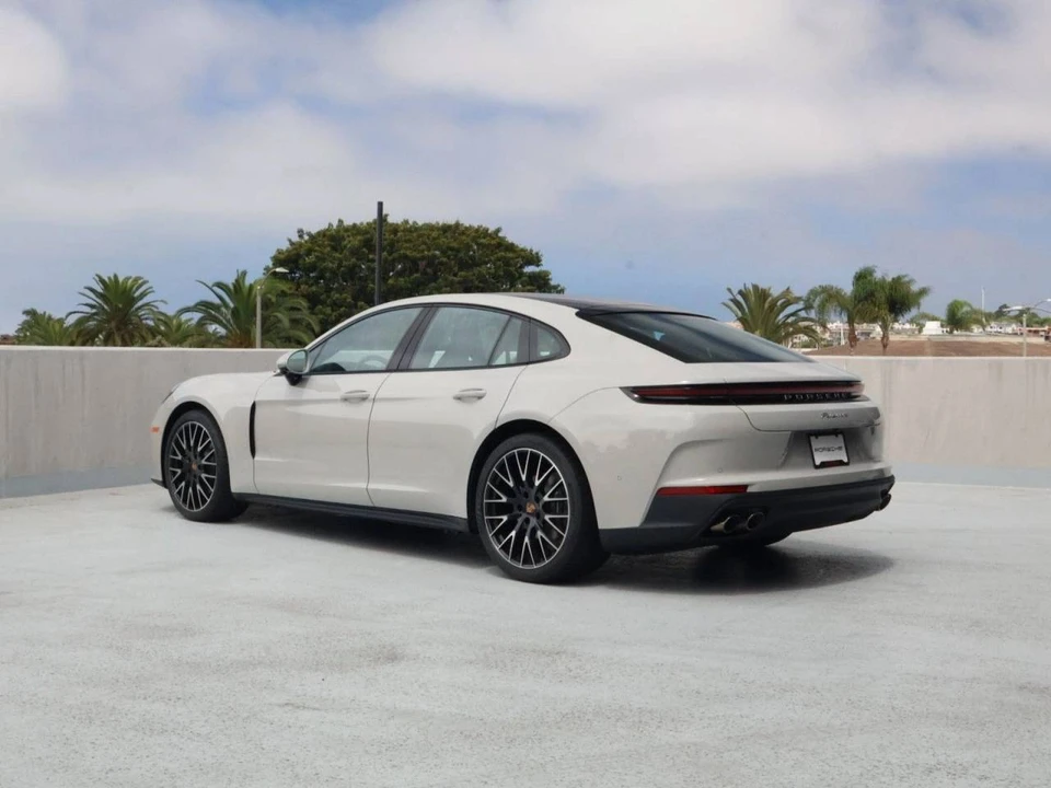 2026 Porsche 976 Panamera - Image 3 of 5