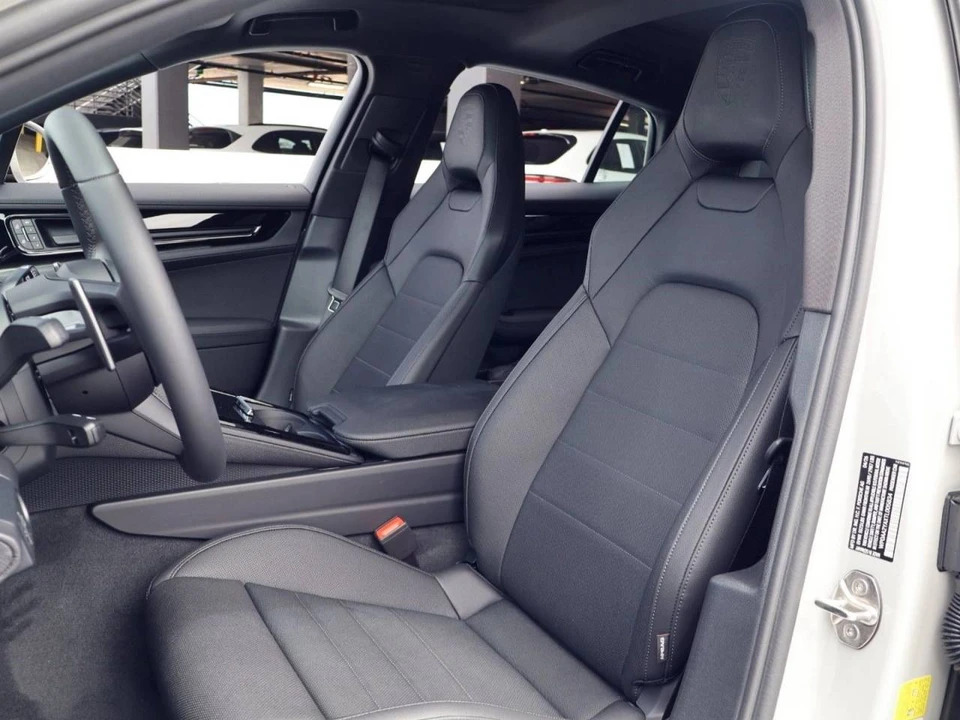 2026 Porsche 976 Panamera - Image 5 of 5