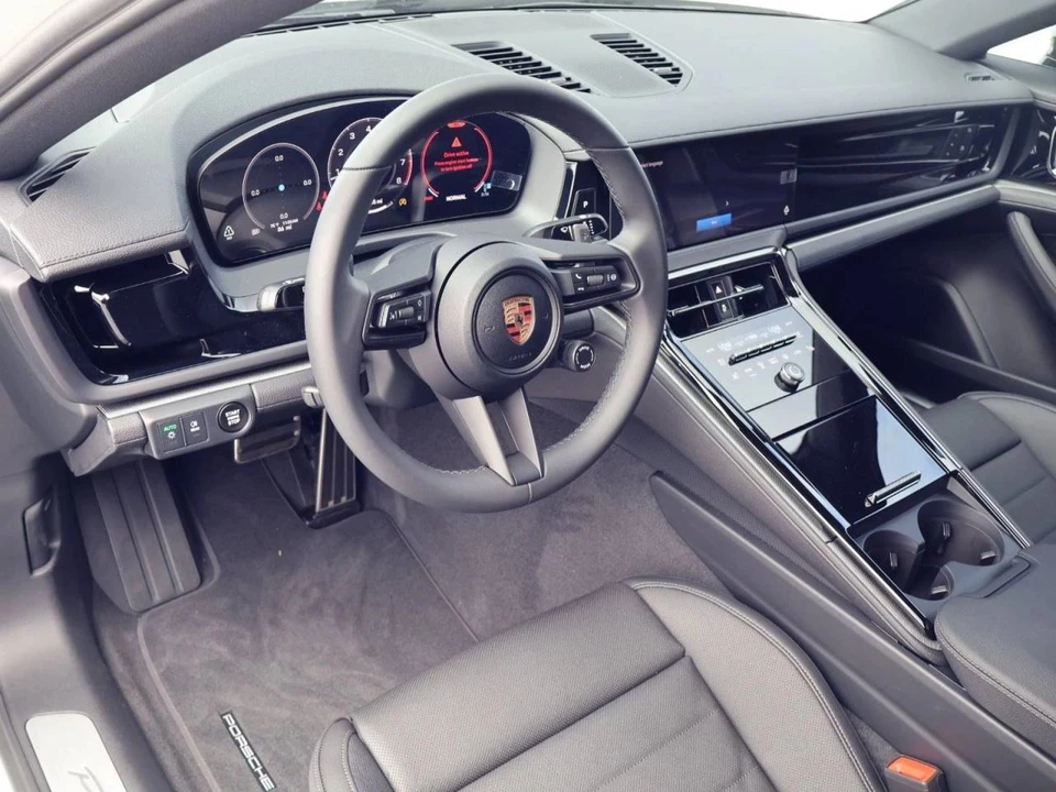 2026 Porsche 976 Panamera - Image 4 of 5