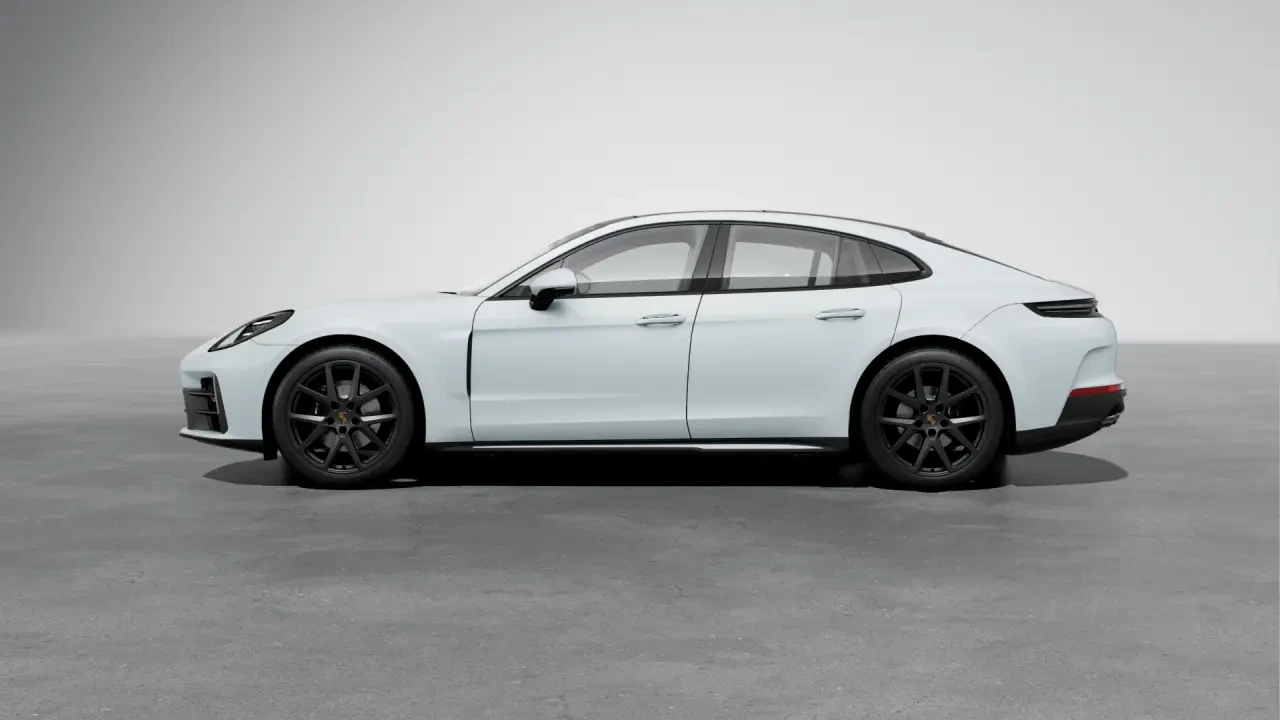 2026 Porsche Panamera - Image 16 of 31