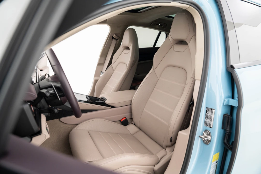 2026 Porsche 976 Panamera - Image 13 of 21