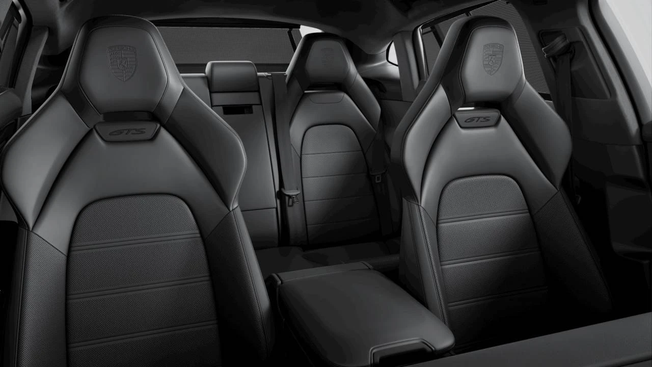 2026 Porsche 976 Panamera - Image 9 of 10