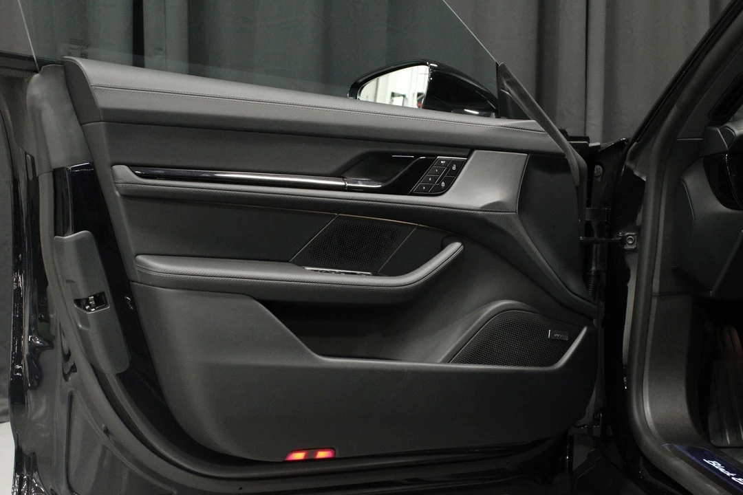 2026 Porsche Taycan 4 - Image 14 of 31