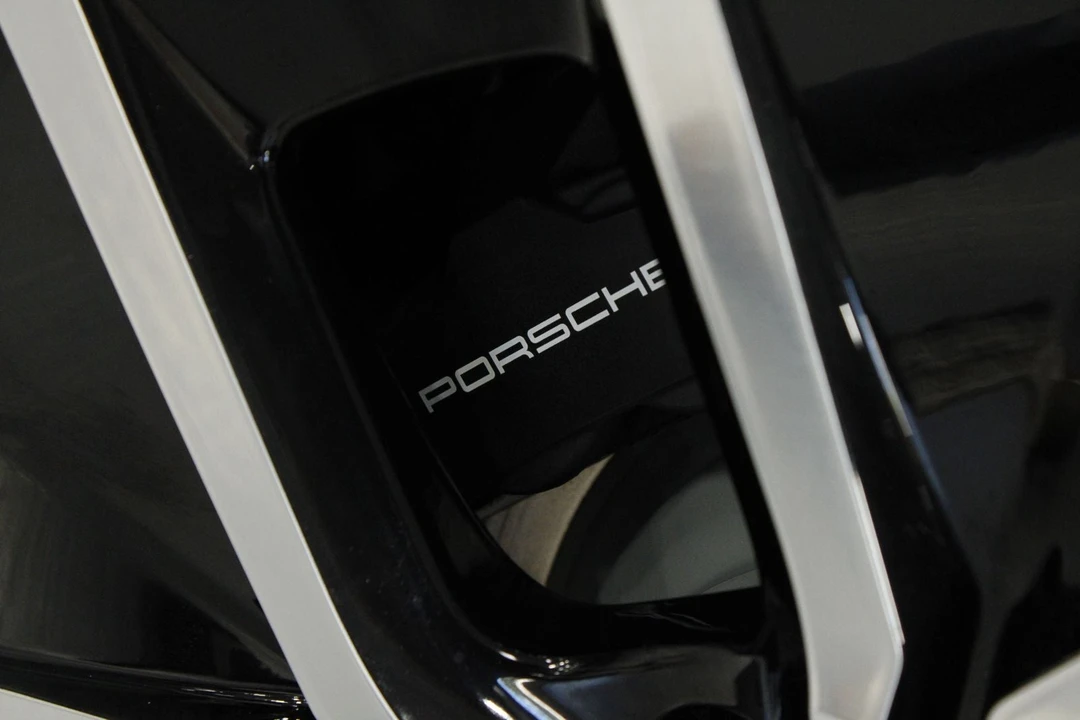 2026 Porsche Taycan 4 - Image 23 of 31