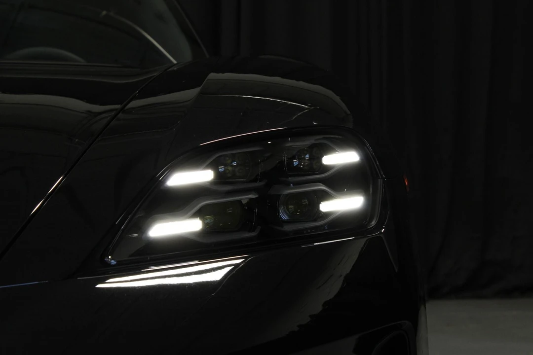 2026 Porsche Taycan 4 - Image 24 of 31