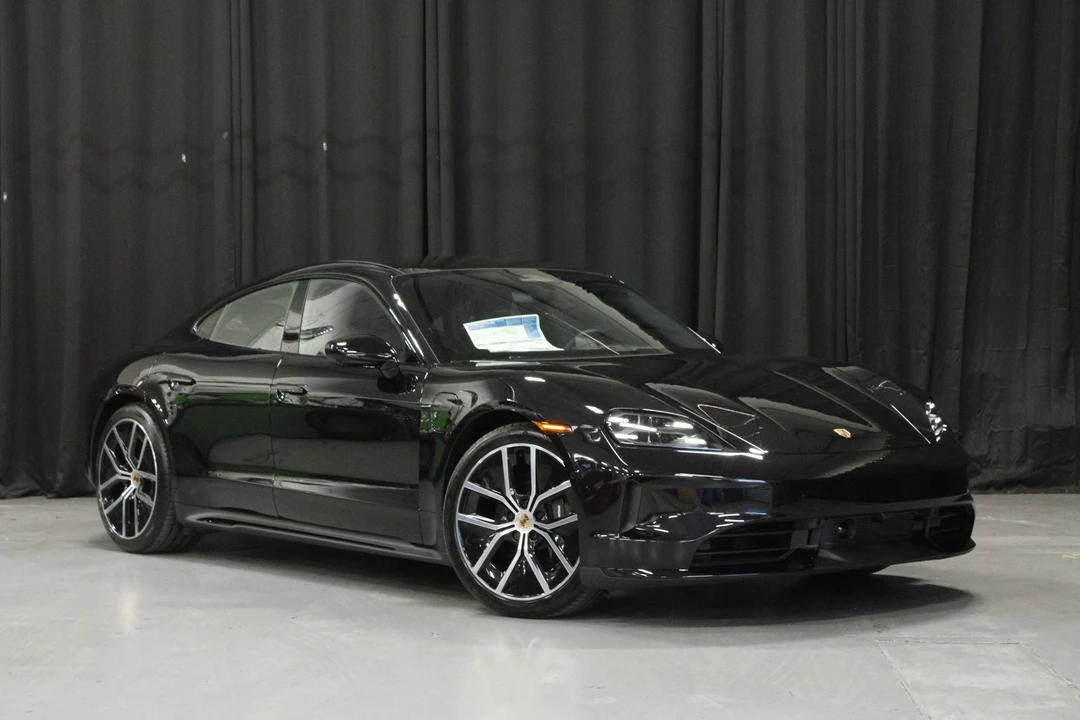 2026 Porsche Taycan 4 - Image 7 of 31