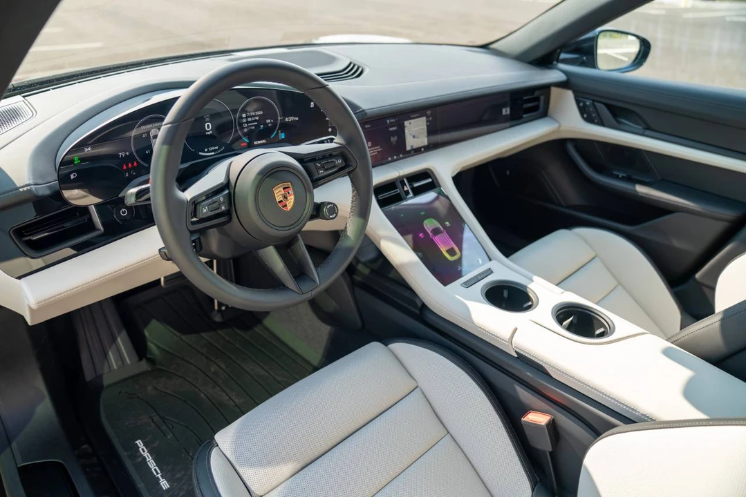 2026 Porsche Taycan 4 - Image 4 of 5