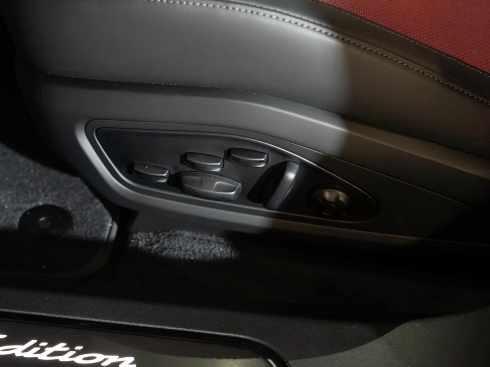 2026 Porsche Taycan 4 - Image 15 of 31