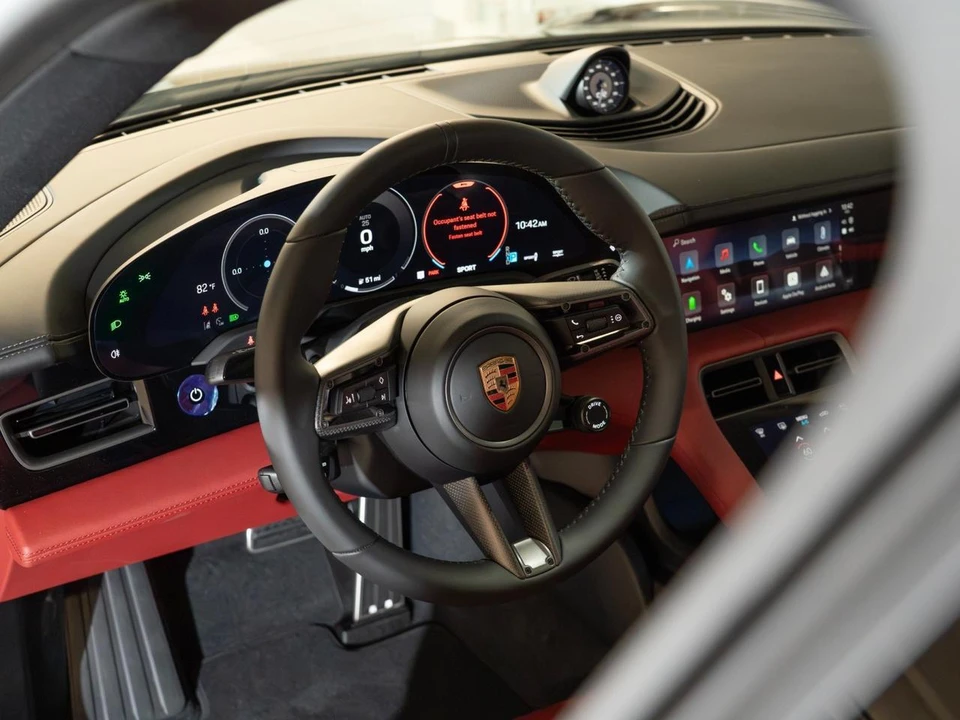 2026 Porsche Taycan 4 - Image 22 of 31