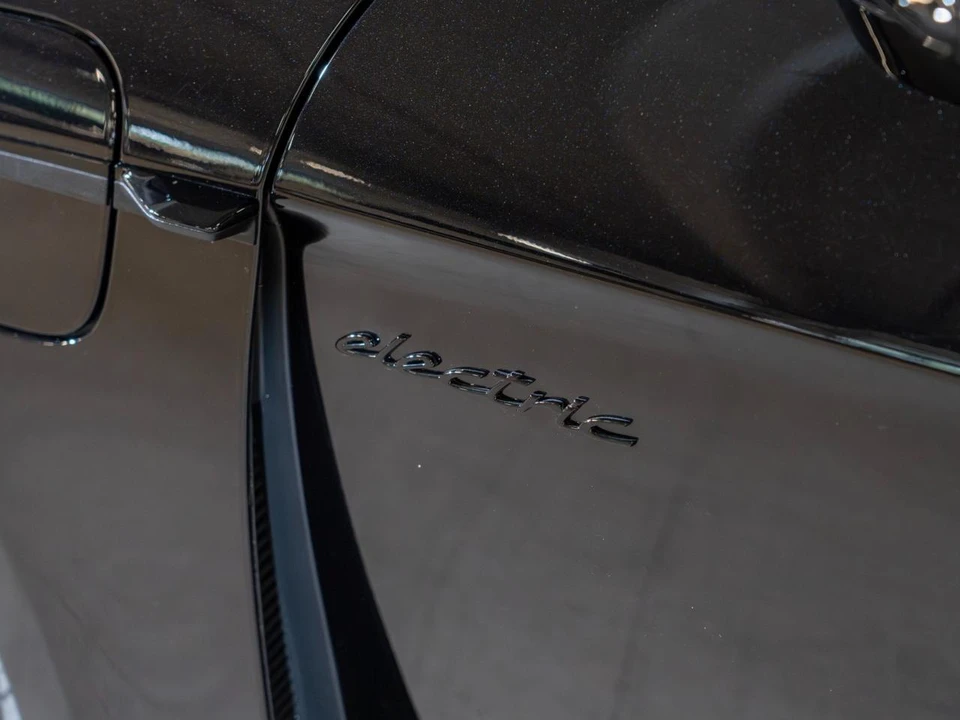 2026 Porsche Taycan 4 - Image 12 of 31