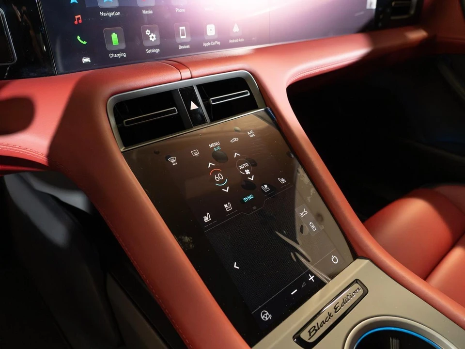 2026 Porsche Taycan 4 - Image 28 of 31