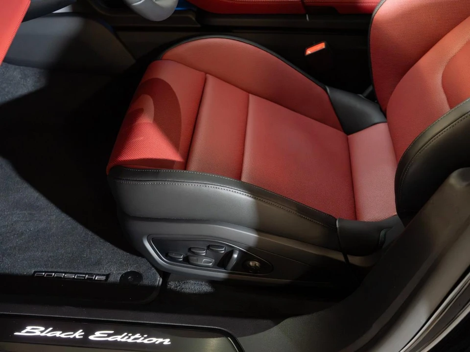 2026 Porsche Taycan 4 - Image 16 of 31
