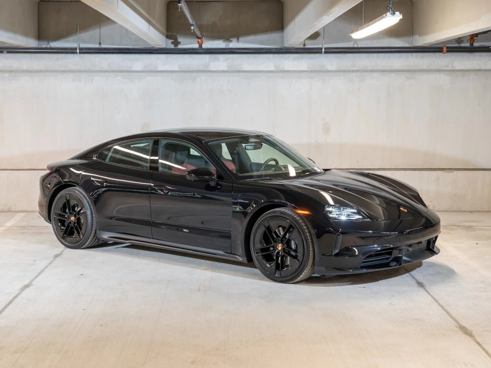 2026 Porsche Taycan 4 - Image 9 of 31