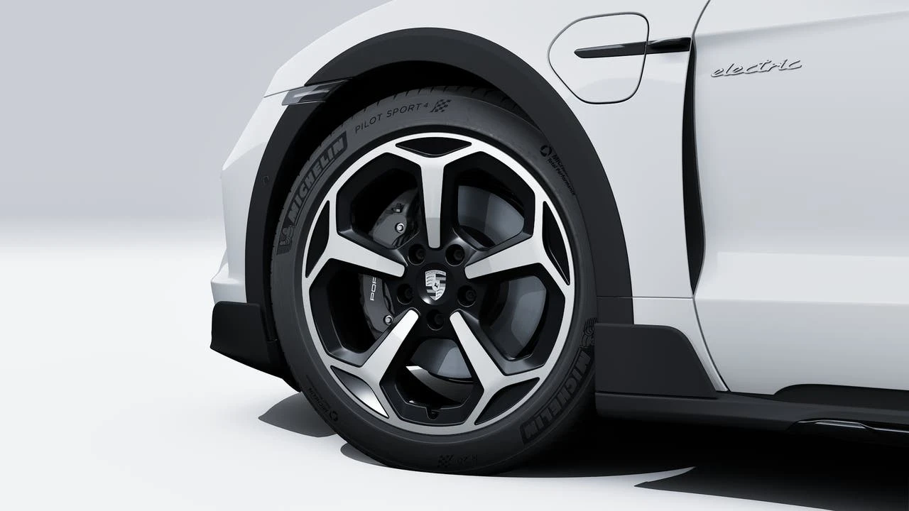 2026 Porsche Taycan Cross Turismo - Image 10 of 14