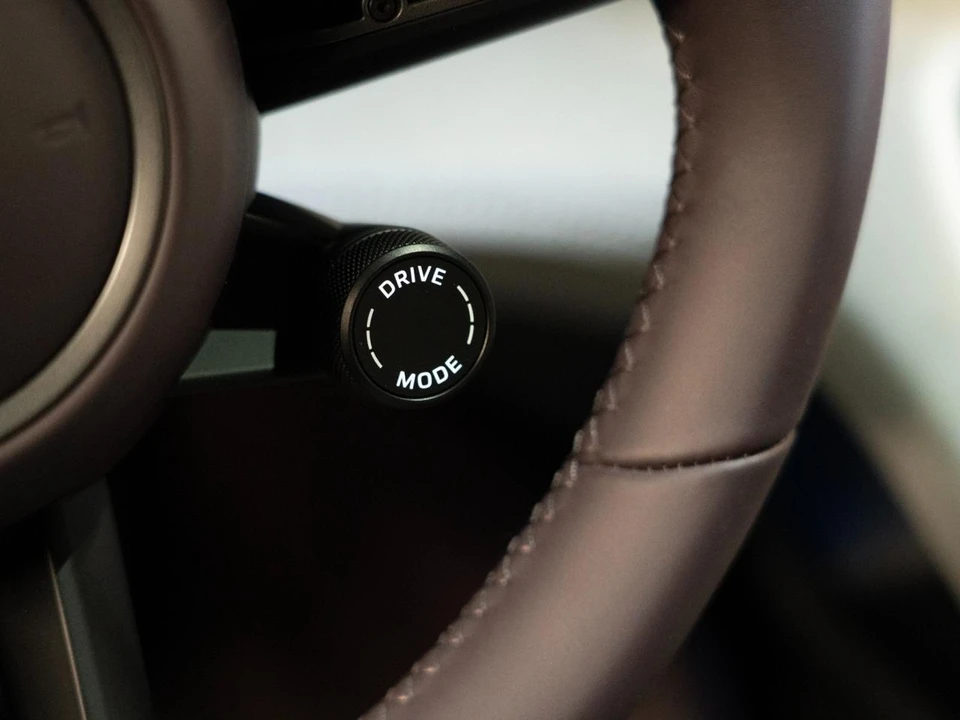 2026 Porsche Taycan Cross Turismo - Image 22 of 29