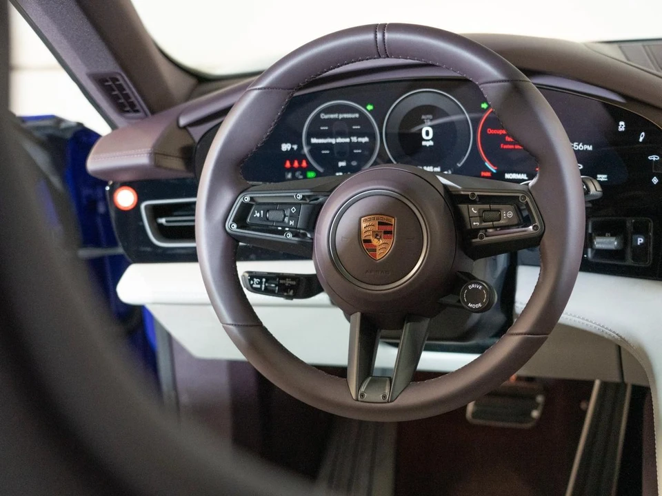 2026 Porsche Taycan Cross Turismo - Image 27 of 29