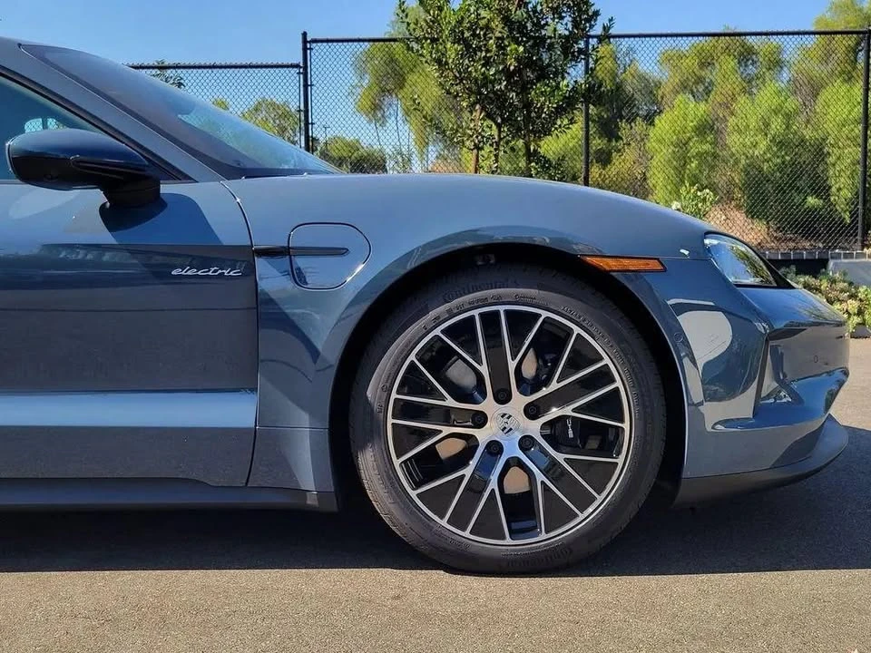 2026 Porsche Taycan 4 - Image 10 of 19