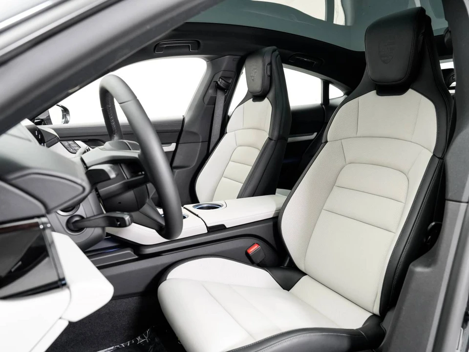 2026 Porsche Taycan 4 - Image 5 of 5