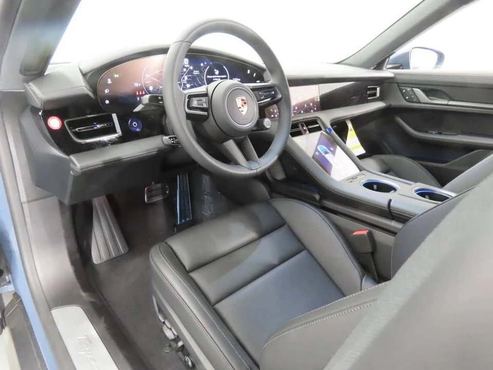2026 Porsche Taycan 4 - Image 4 of 5