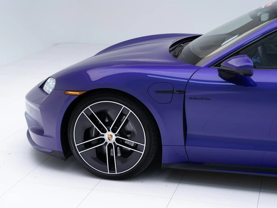 2026 Porsche Taycan 4 - Image 11 of 31