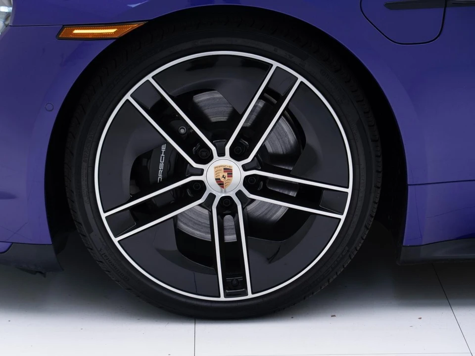 2026 Porsche Taycan 4 - Image 12 of 31