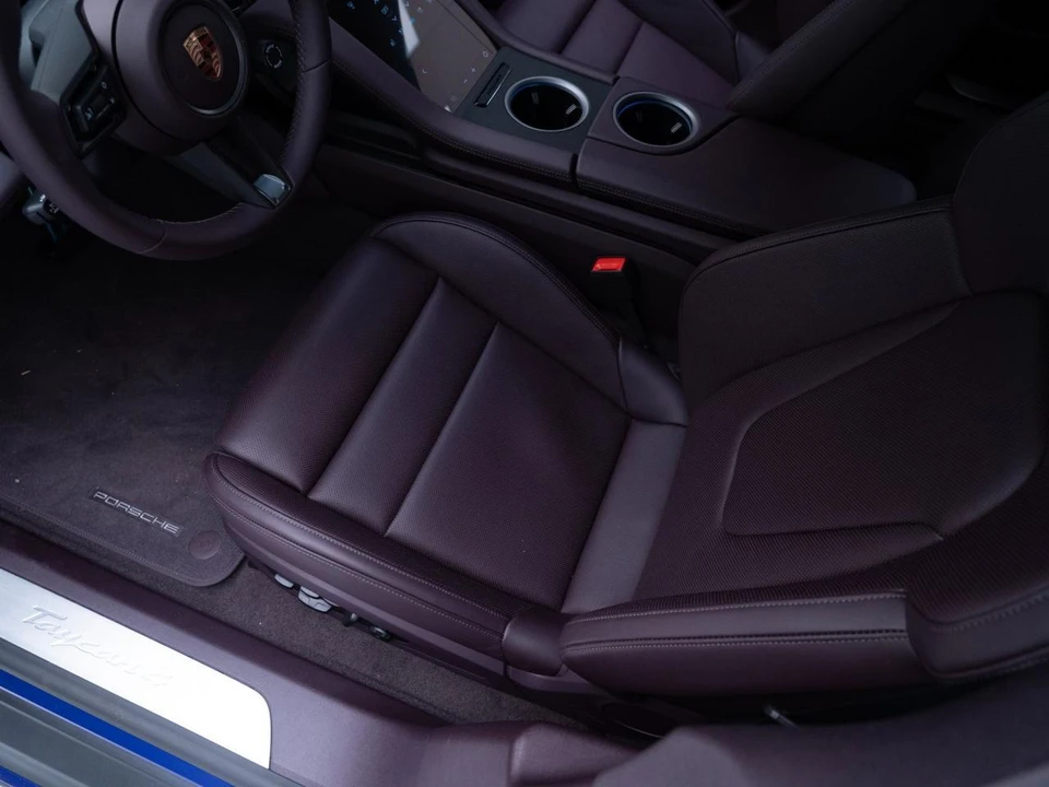 2026 Porsche Taycan 4 - Image 17 of 31