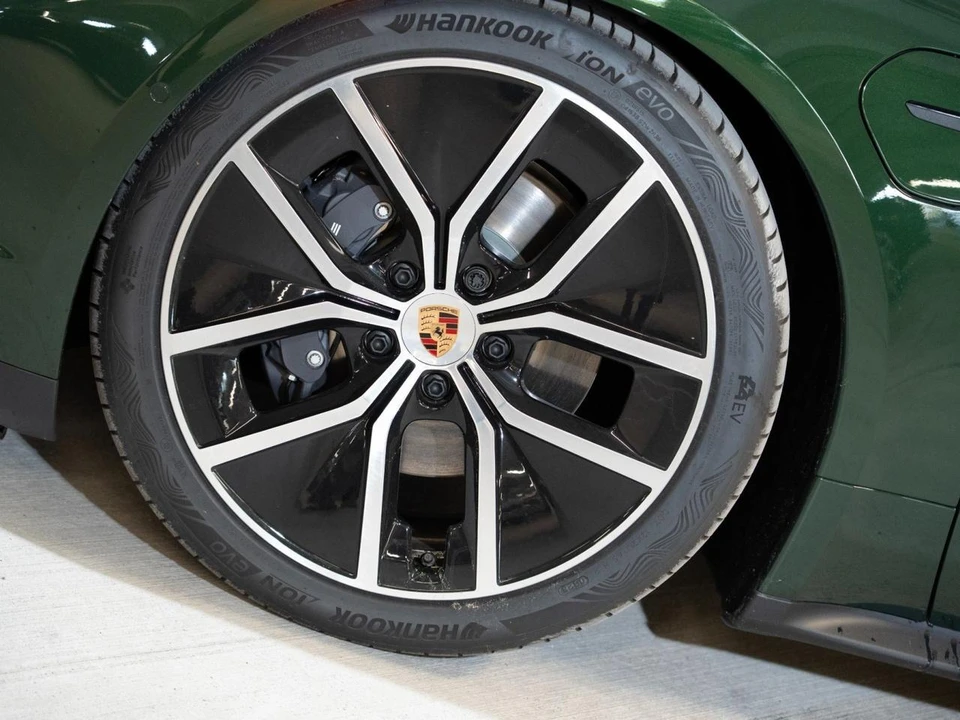 2026 Porsche Taycan 4 - Image 11 of 29