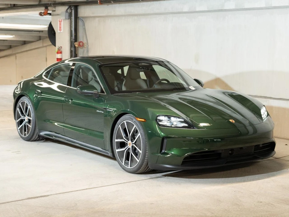 2026 Porsche Taycan 4 - Image 7 of 29