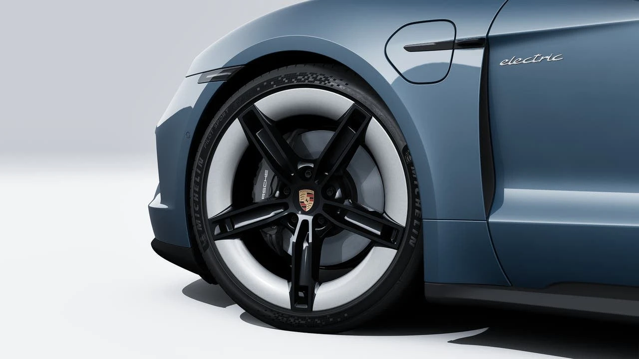 2026 Porsche Taycan 4 - Image 10 of 14