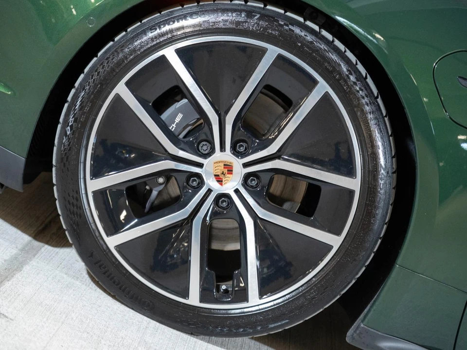 2026 Porsche Taycan 4 - Image 9 of 28