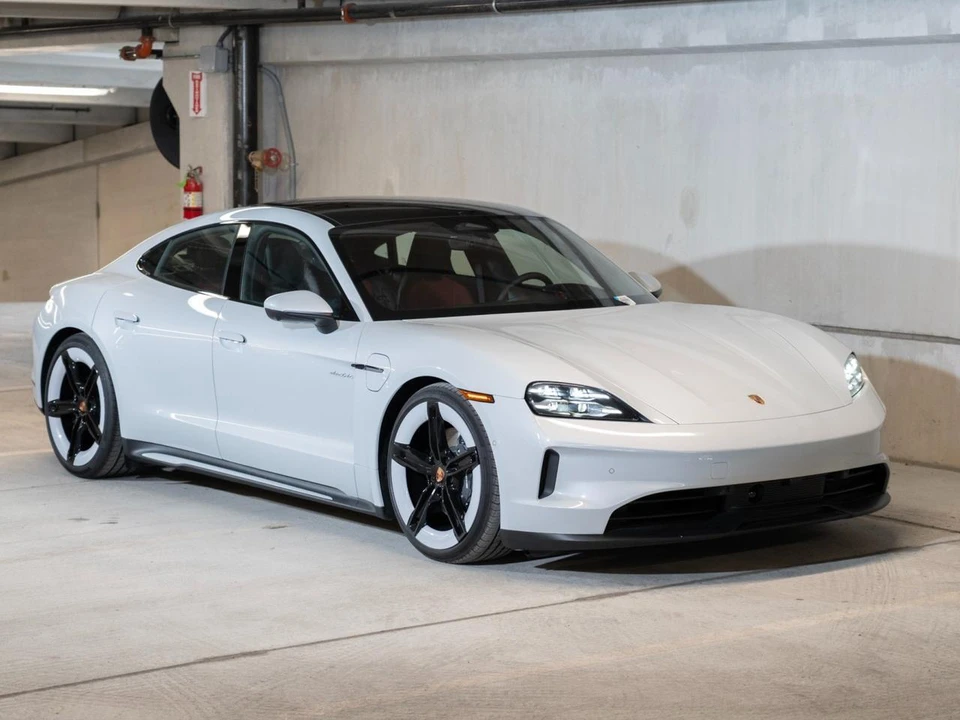 2026 Porsche Taycan 4 - Image 7 of 28