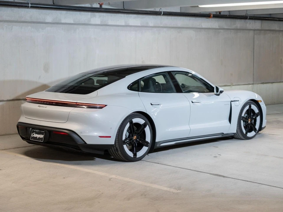 2026 Porsche Taycan 4 - Image 9 of 28