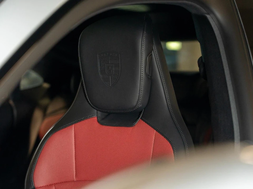 2026 Porsche Taycan 4 - Image 17 of 30